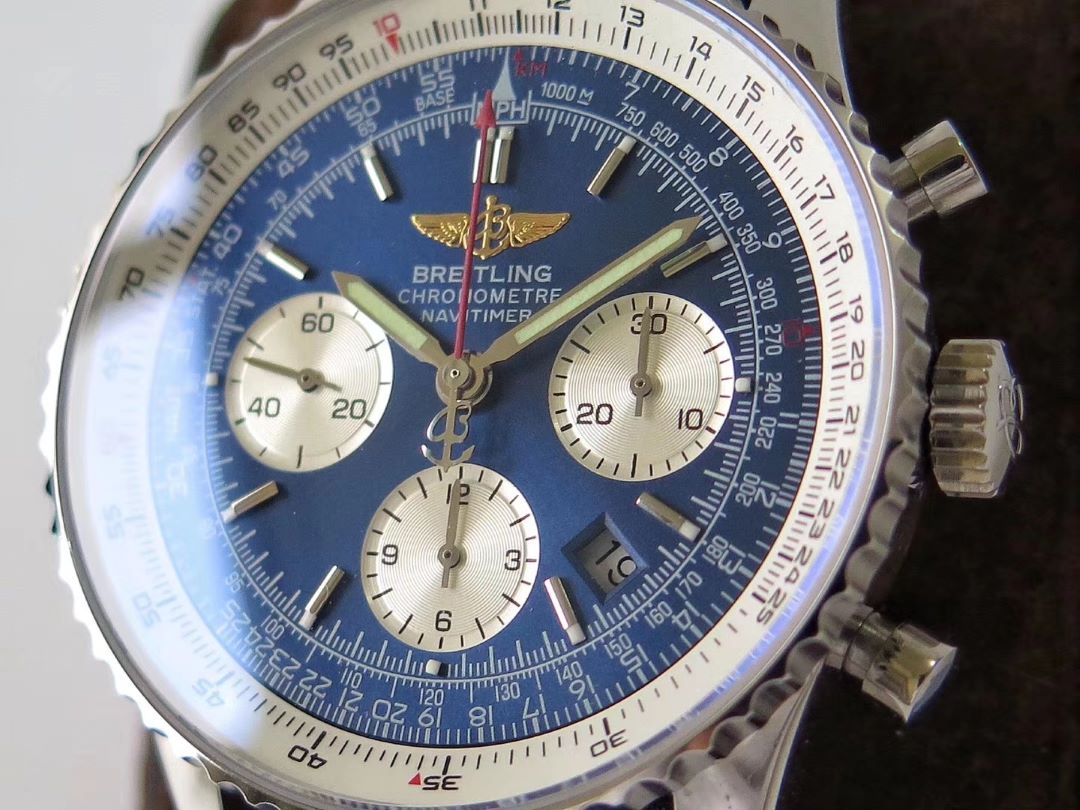 Breitling Navitimer AB0120 - zum Schließen ins Bild klicken