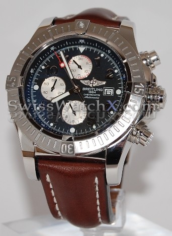 Breitling Super Avenger A13370 - zum Schließen ins Bild klicken