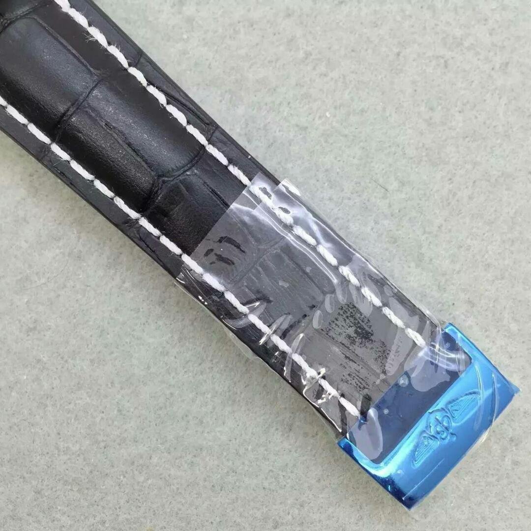 Breitling Super Avenger A13370 - закрыть